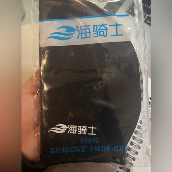 New swim cap - Picture 2 of 2